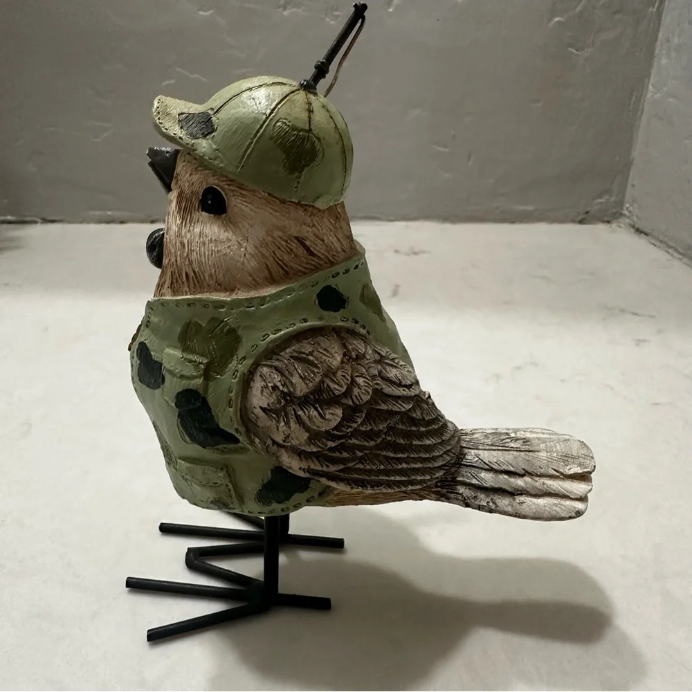 Fishing Bird Figurine With Camouflage Vest And Hat